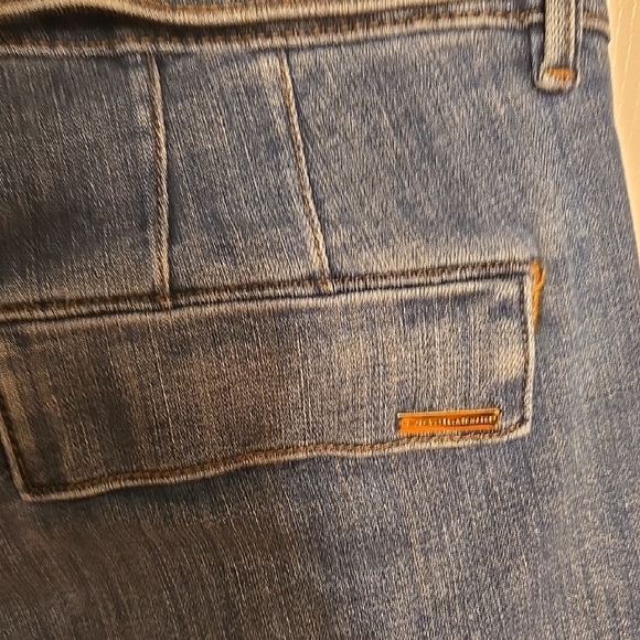 White House Black Market Jeans High Rise Boot Cut Size 8 with Gold Accent Belt - Picture 9 of 9